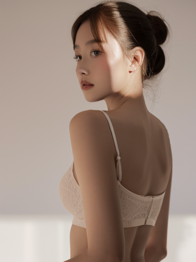 夏季穿搭艺术：黑半身裙的多彩搭配